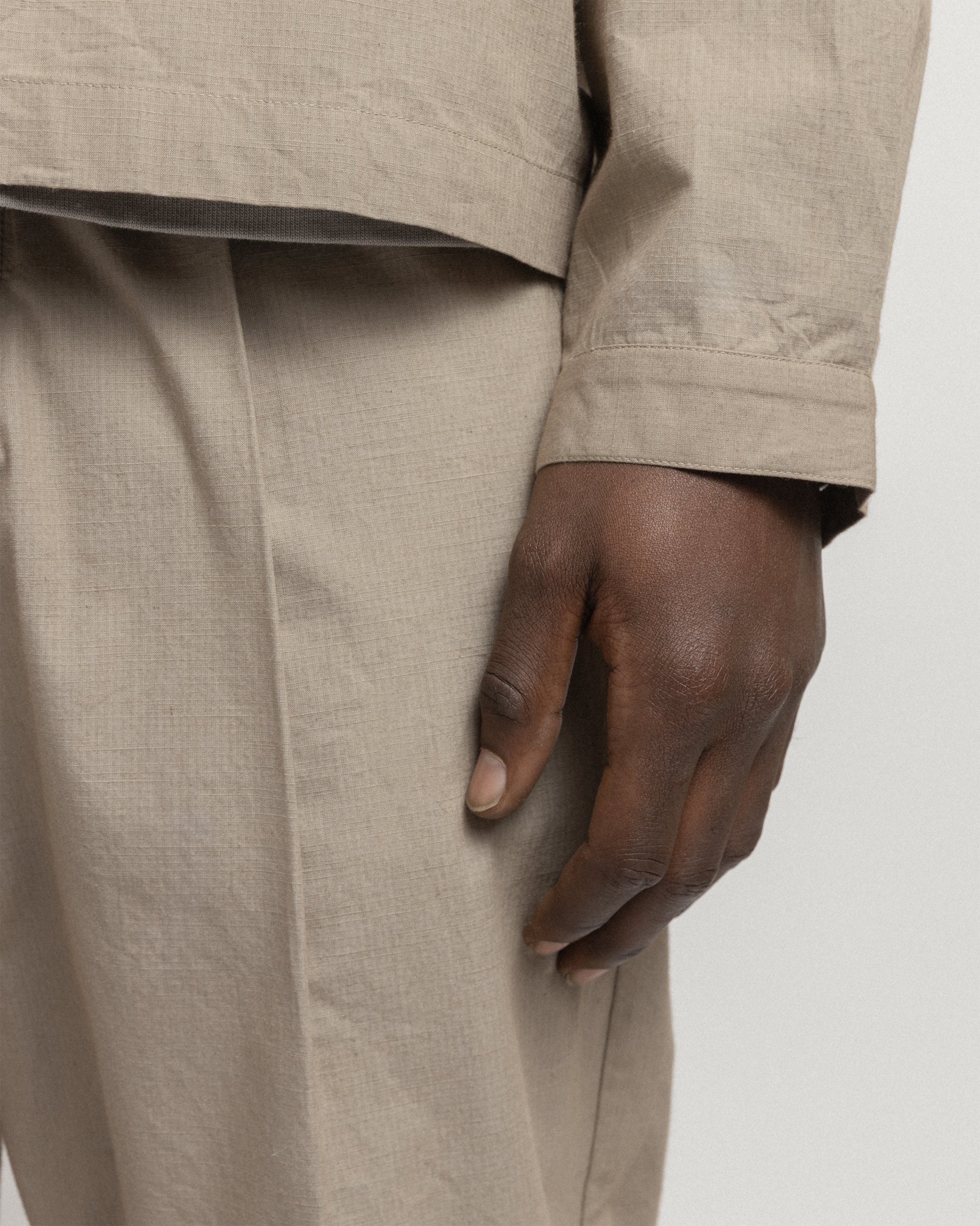 JIAN SINGLE PLEAT PANT - VINTAGE KHAKI COTTON MICRO RIPSTOP - Image 4